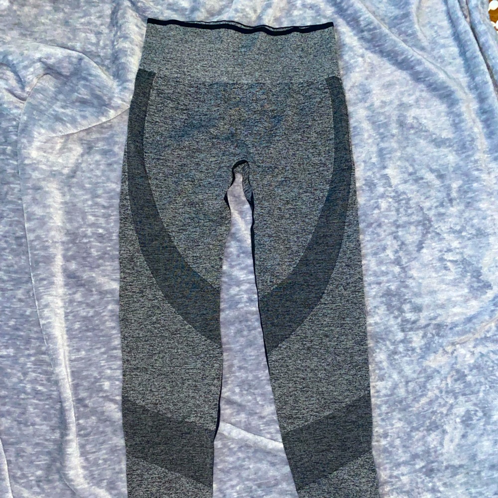 PINK Victoria’s Secret leggings